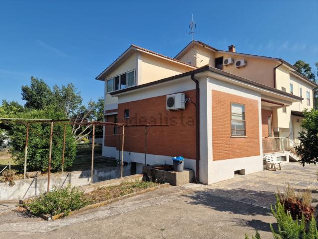 Villetta a schiera in affitto di 110 m² in Strada Regionale, 156