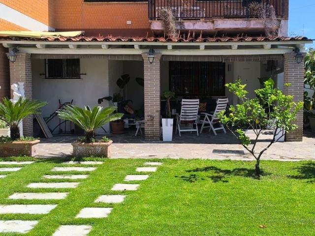 Villetta a schiera in affitto di 120 m² in Via Aureola, 3