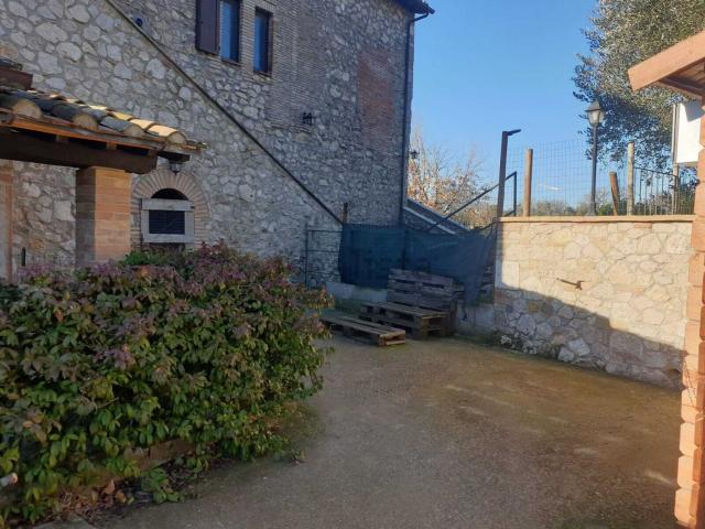 Villetta a schiera in affitto di 120 m² in Via Umberto I