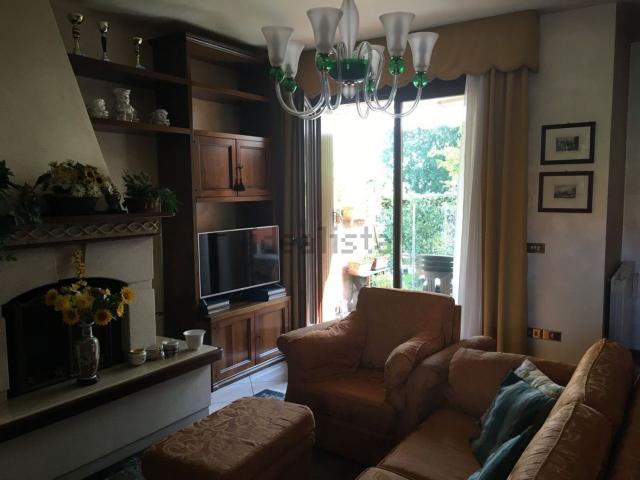Villetta a schiera in affitto di 150 m²