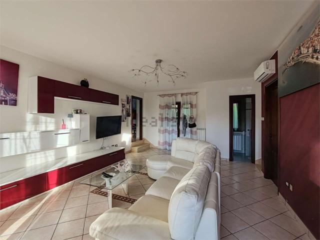 Villetta a schiera in affitto di 150 m² in Via della Madonnina