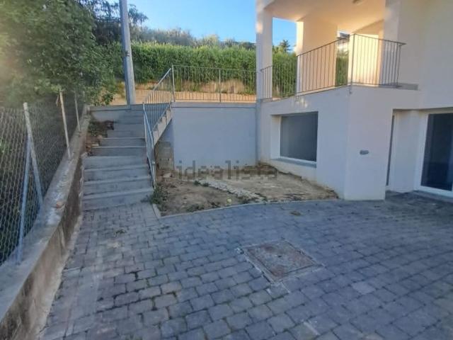 Villetta a schiera in affitto di 150 m² in Via Ventura Vitoni