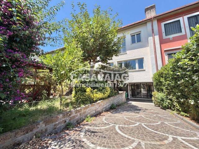 Villetta a schiera in affitto di 165 m² in Piazza Libone