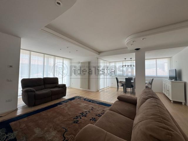 Villetta a schiera in affitto di 180 m²