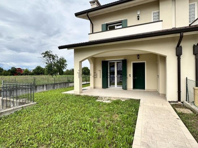 Villetta a schiera in affitto di 210 m² in Viale Stati Uniti, 20