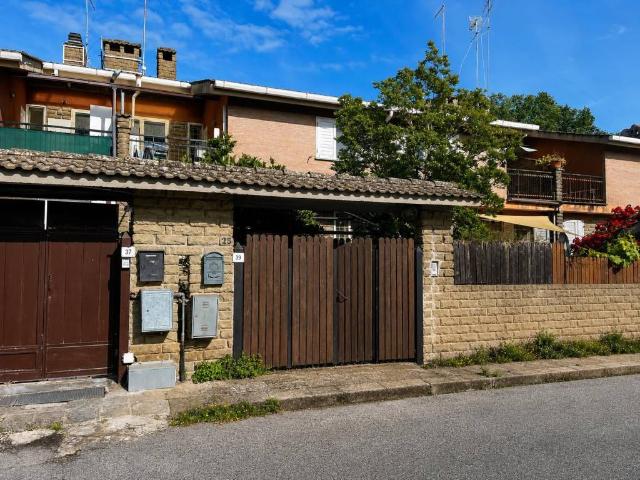 Villetta a schiera in vendita a Manziana RM