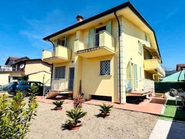 Villetta a schiera in vendita a Massa MS