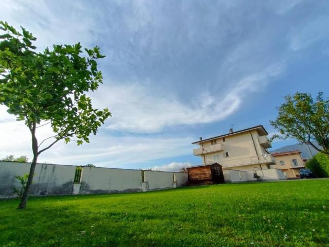 Villetta a schiera in vendita a Montignoso MS