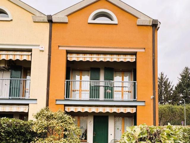 Villetta a schiera in vendita a Montorfano CO