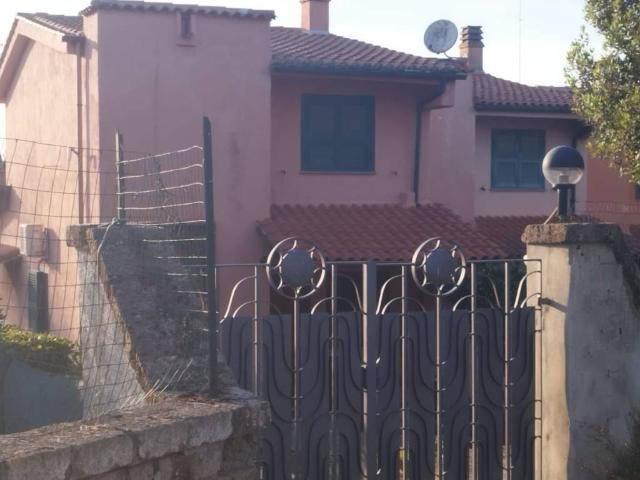 Villetta a schiera in vendita a Nepi VT