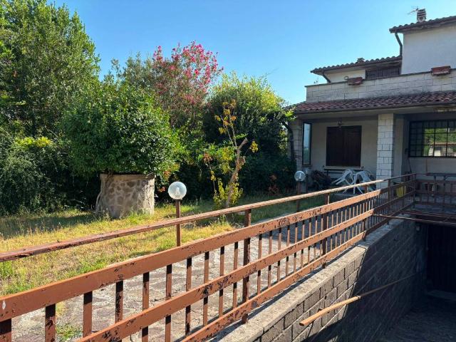 Villetta a schiera in vendita a Orte VT