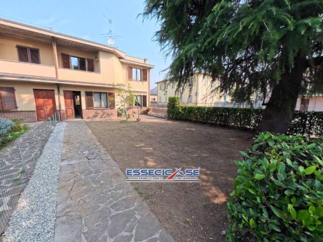 Villetta a schiera in vendita a Azzano San Paolo BG