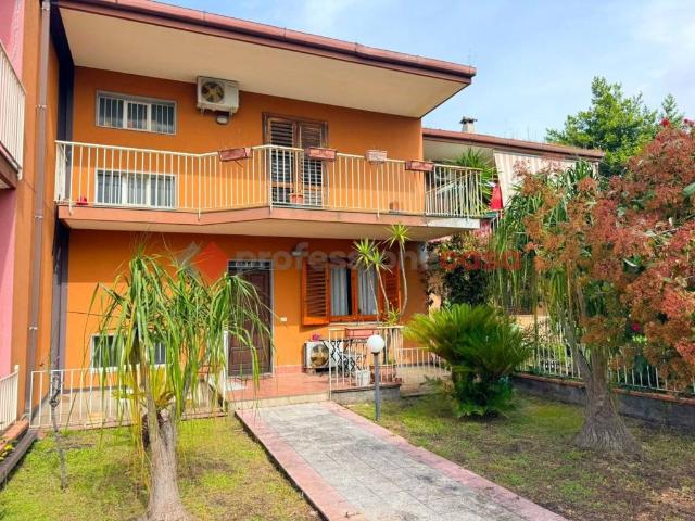 Villetta a schiera in vendita a Aci Sant'Antonio CT
