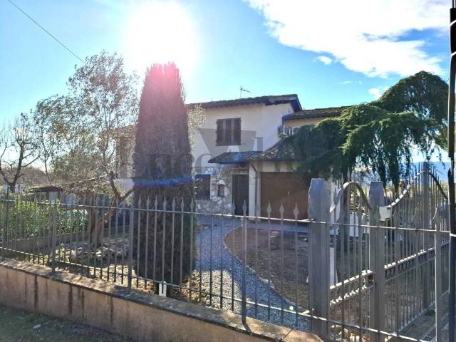 Villetta a schiera in vendita a Altopascio LU
