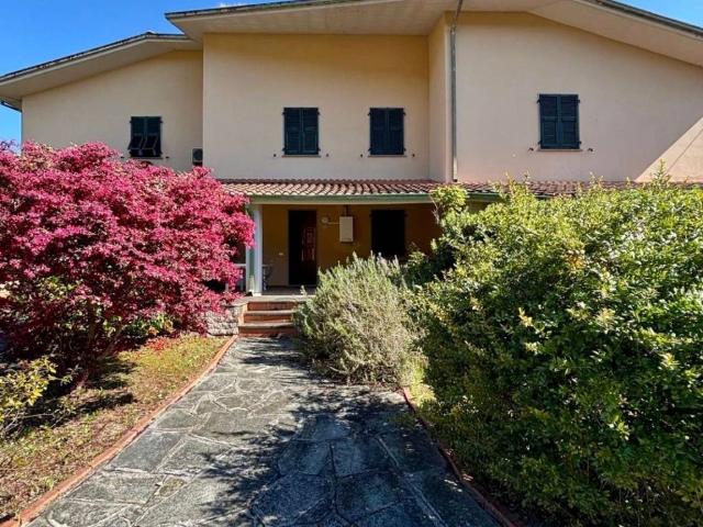 Villetta a schiera in vendita a Ameglia SP
