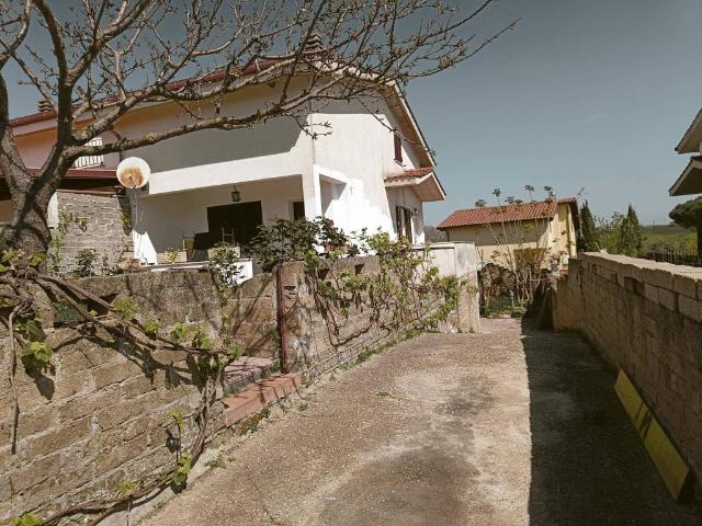 Villetta a schiera in vendita a Anguillara Sabazia RM