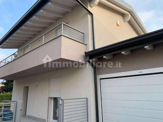 Villetta a schiera in vendita a Appiano Gentile CO