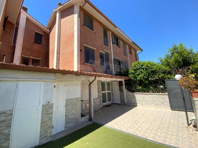 Villetta a schiera in vendita a Ardea RM