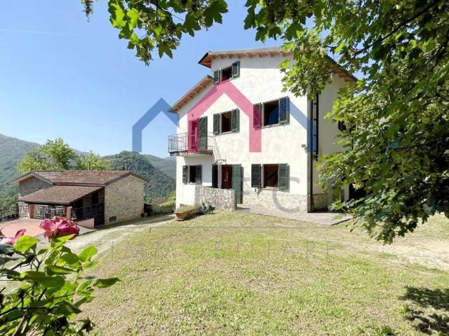 Villetta a schiera in vendita a Bagni di Lucca LU