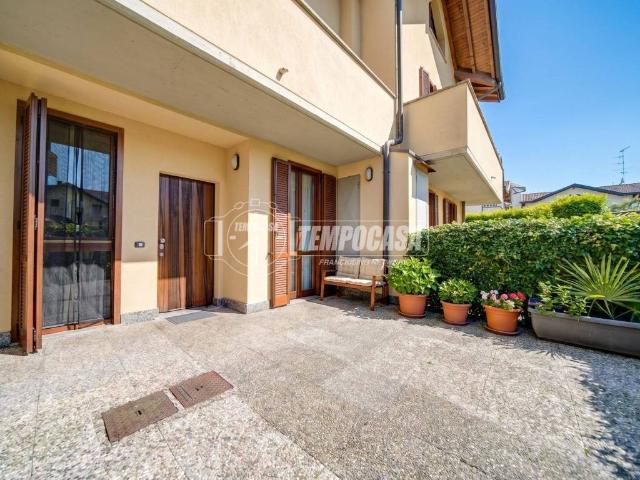 Villetta a schiera in vendita a Besnate VA