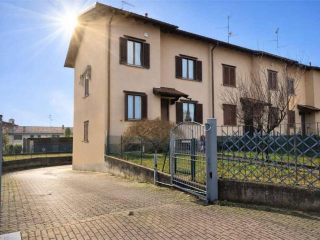 Villetta a schiera in vendita a Binago CO