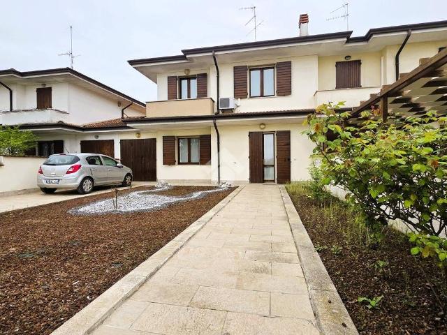 Villetta a schiera in vendita a Curtatone MN