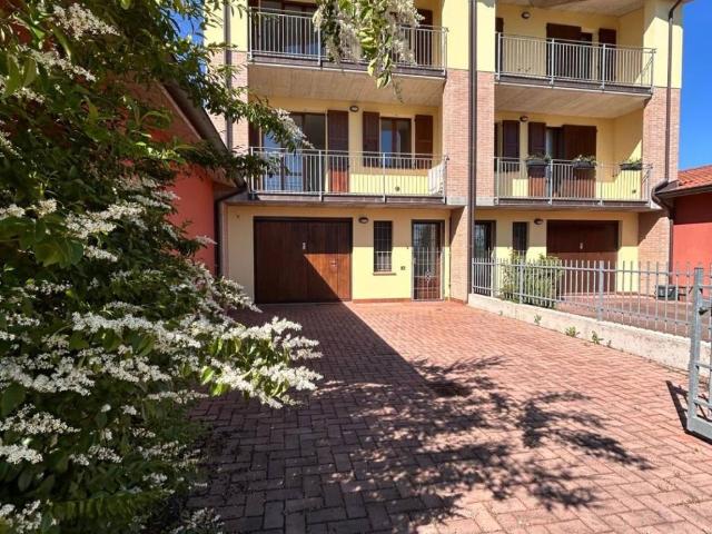Villetta a schiera in vendita a Cadelbosco di Sopra RE