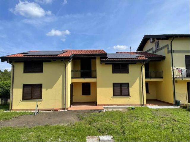Villetta a schiera in vendita a Cadrezzate con Osmate VA