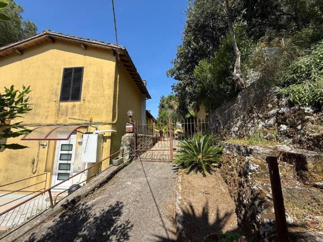 Villetta a schiera in vendita a Camaiore LU