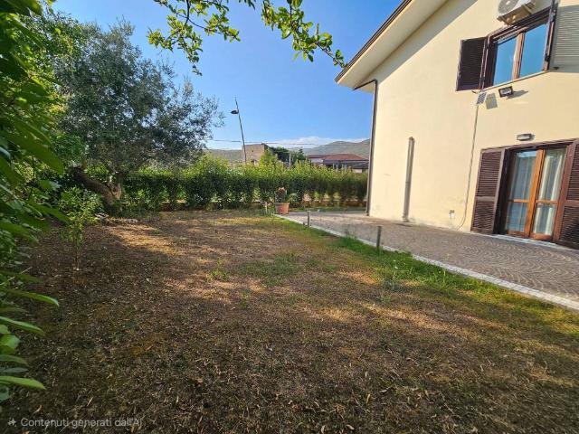 Villetta a schiera in vendita a Camigliano CE