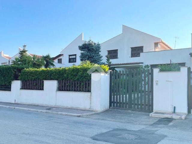 Villetta a schiera in vendita a Canosa di Puglia BT