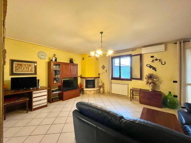 Villetta a schiera in vendita a Canaro RO