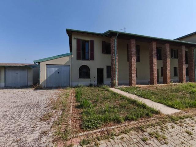 Villetta a schiera in vendita a Casalbuttano ed Uniti CR