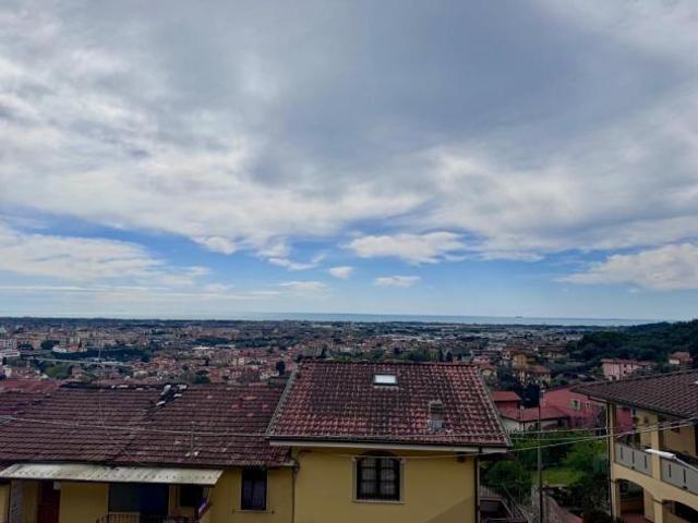 Villetta a schiera in vendita a Castagnetola Massa 150 mq Rif: 1409700