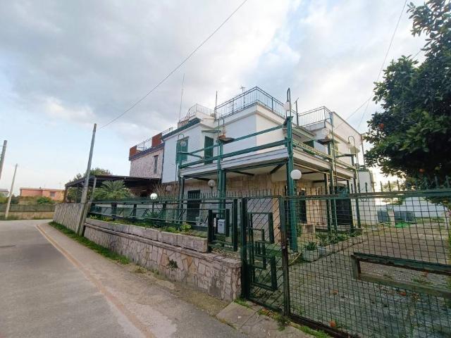 Villetta a schiera in vendita a Castel Volturno CE