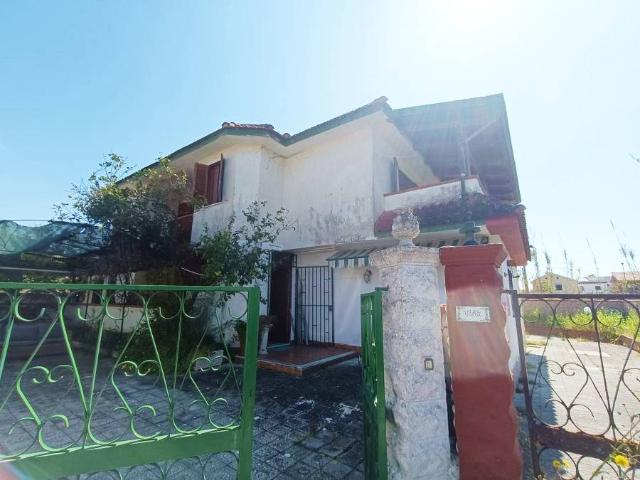 Villetta a schiera in vendita a Castel Volturno CE