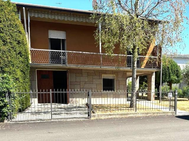 Villetta a schiera in vendita a Castelnovo di Sotto RE