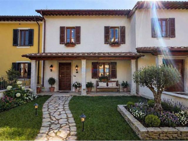 Villetta a schiera in vendita a Capannori LU