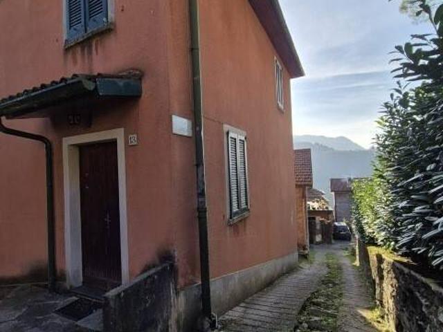 Villetta a schiera in vendita a Faggeto Lario CO