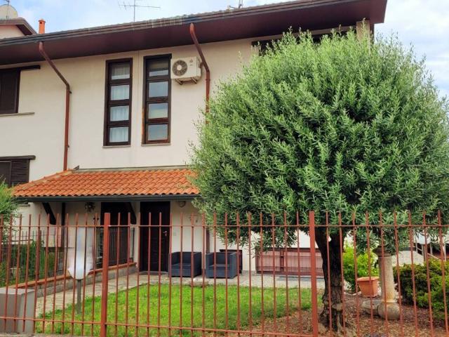 Villetta a schiera in vendita a Ferno VA