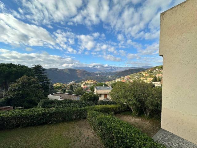 Villetta a schiera in vendita a Finale Ligure SV
