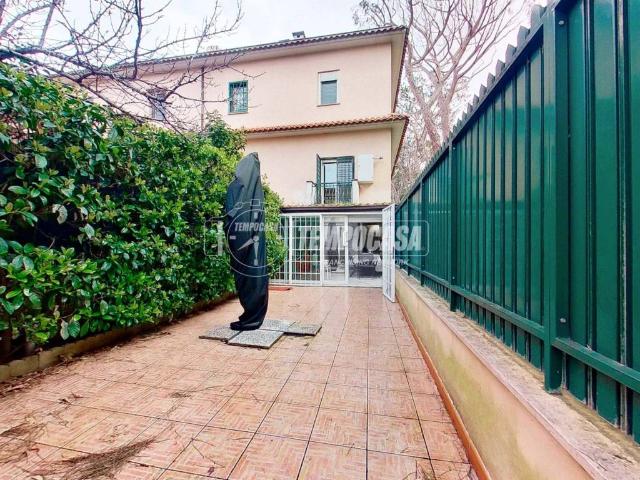 Villetta a schiera in vendita a Fiumicino RM