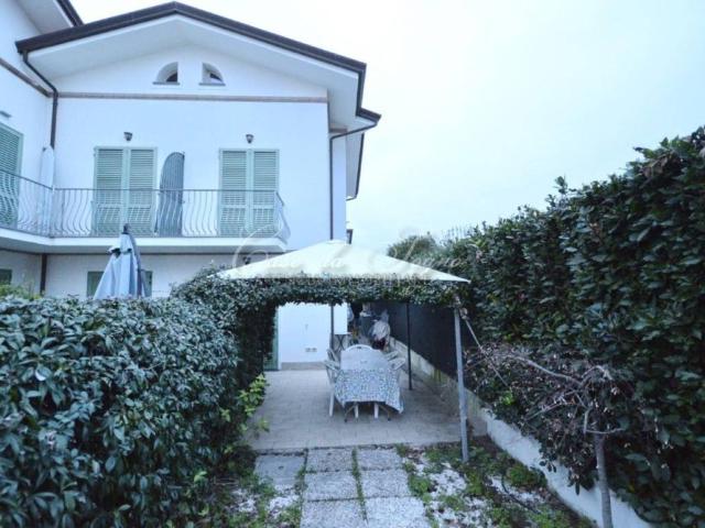 Villetta a schiera in vendita a Forte dei Marmi LU