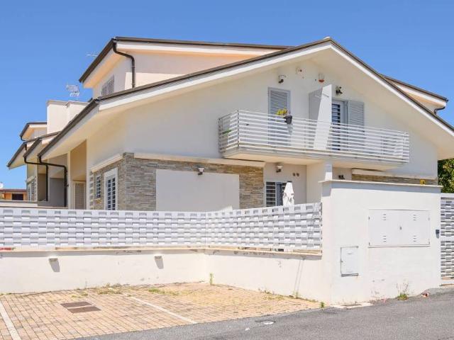 Villetta a schiera in vendita a Guidonia Montecelio RM