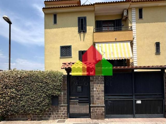 Villetta a schiera in vendita a Giugliano in Campania NA