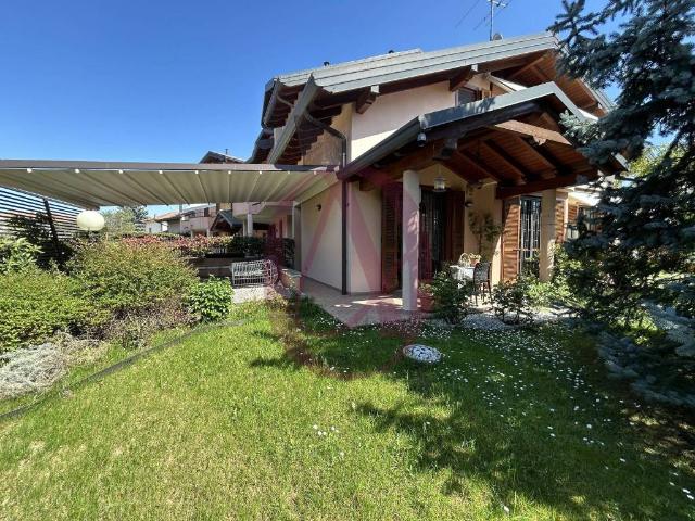 Villetta a schiera in vendita a Jerago con Orago VA