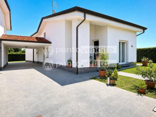 Villa in vendita a Lucca LU