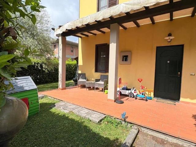 Villetta a schiera in vendita a Lucca LU