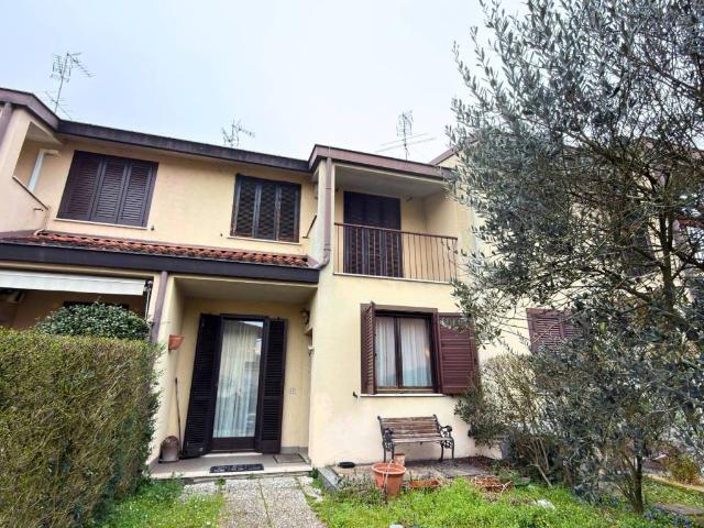 Villetta a schiera in vendita a Lacchiarella MI