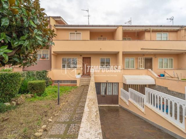 Villetta a schiera in vendita a Ladispoli RM
